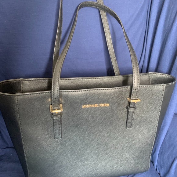 Michael Kors Handbags - Michael Kors Leather Tote Bag